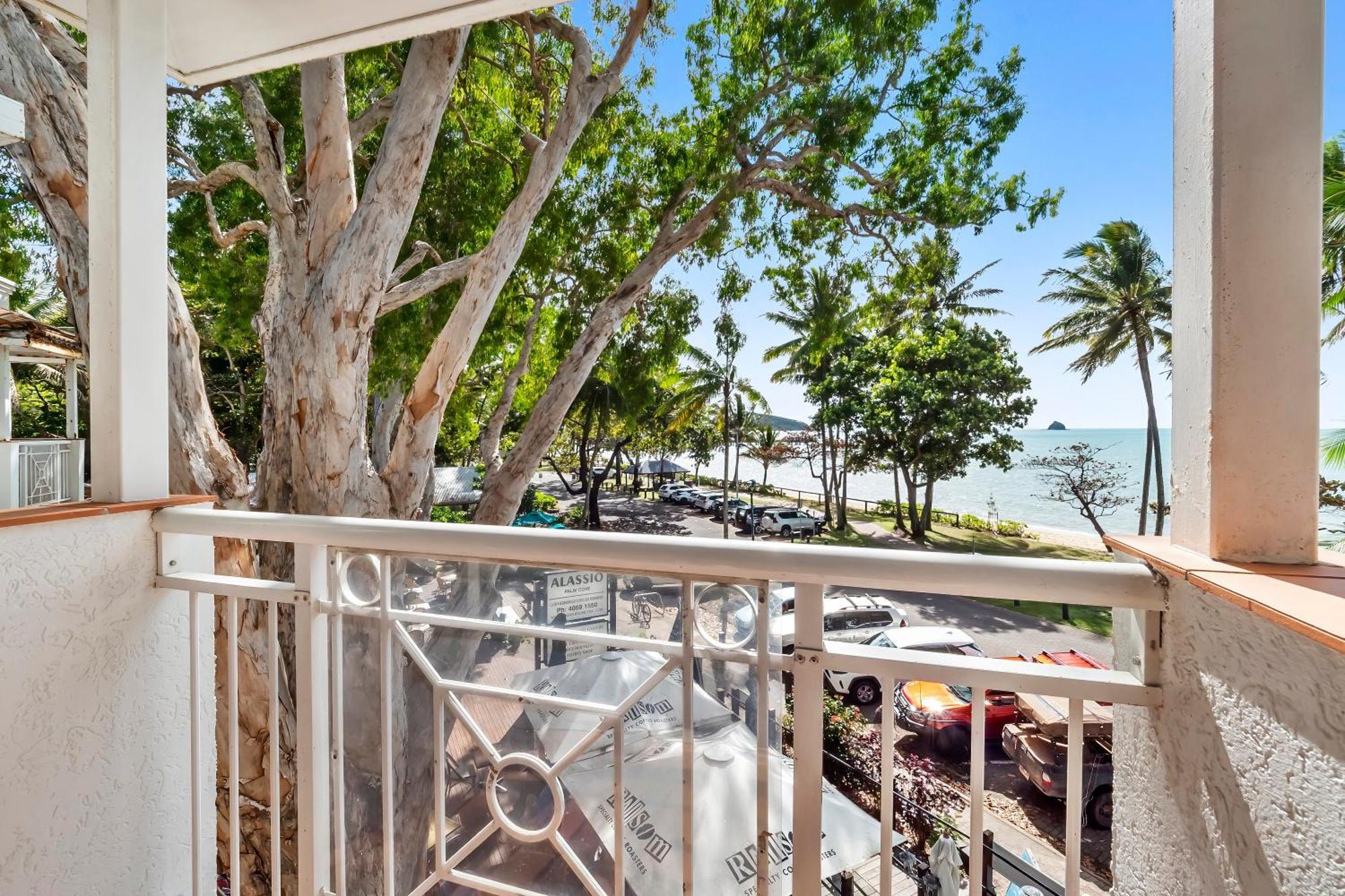 Alassio Beachfront Apartments Palm Cove Zimmer foto